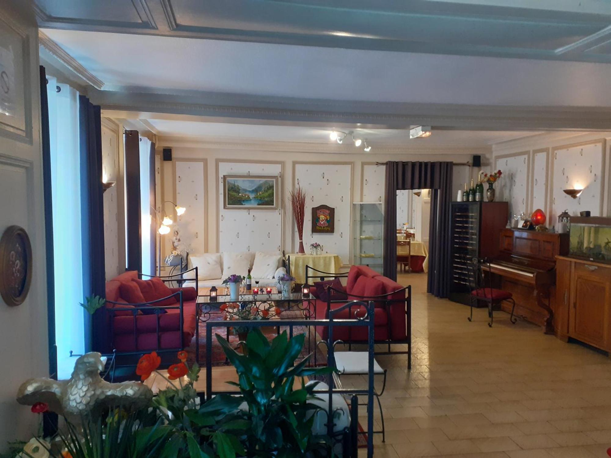 Aigle D'Or Hotel Thiers Exterior photo